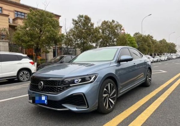 都优配送端 25万帕萨特跌到11万，尊贵版跑4万公里，值不值你来定？